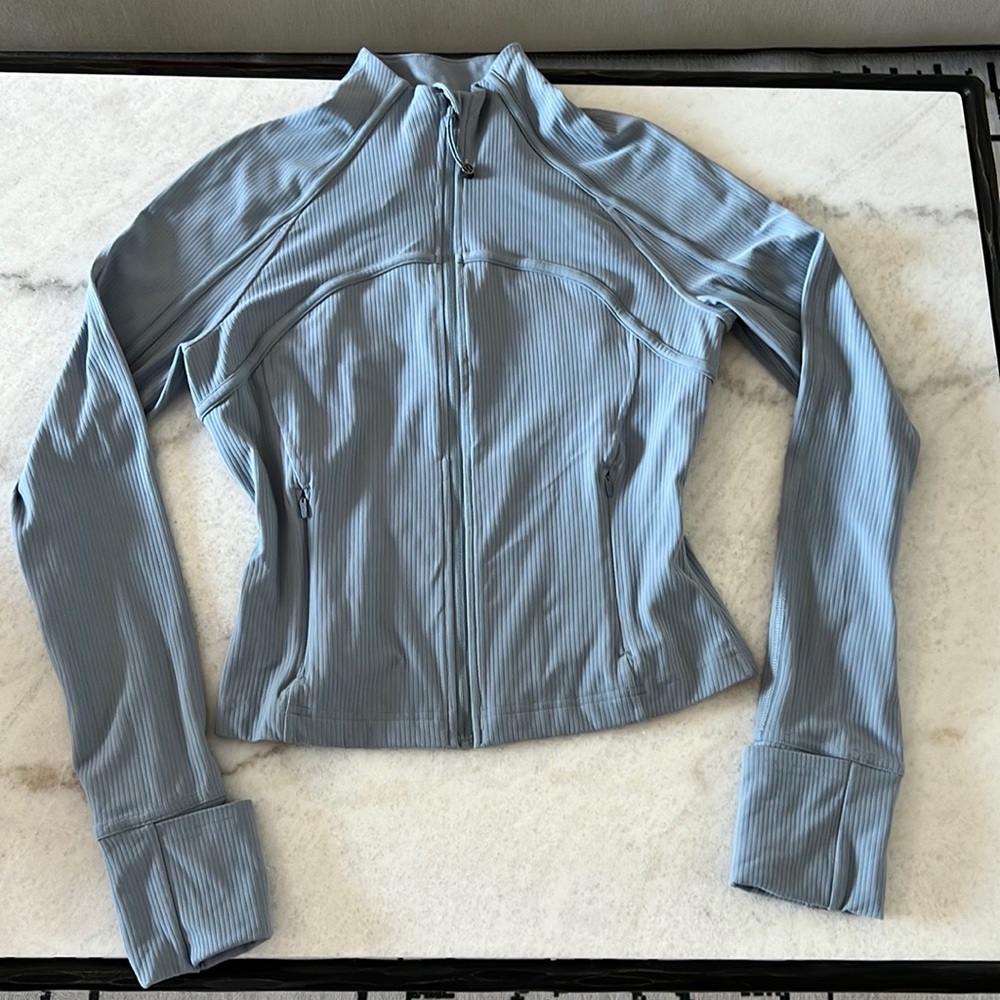 Lululemon Ribbed Nulu Cropped Define Jacket in Chambray Size 8